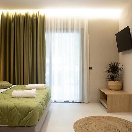 Olympus Suites Paralía Panteleímonos Eksteriør bilde