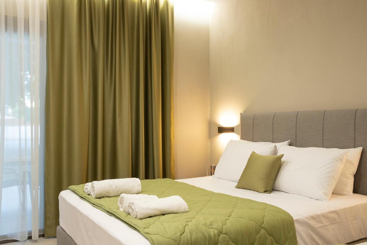 Olympus Suites Paralía Panteleímonos Eksteriør bilde