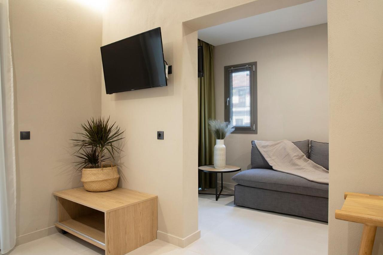Olympus Suites Paralía Panteleímonos Eksteriør bilde