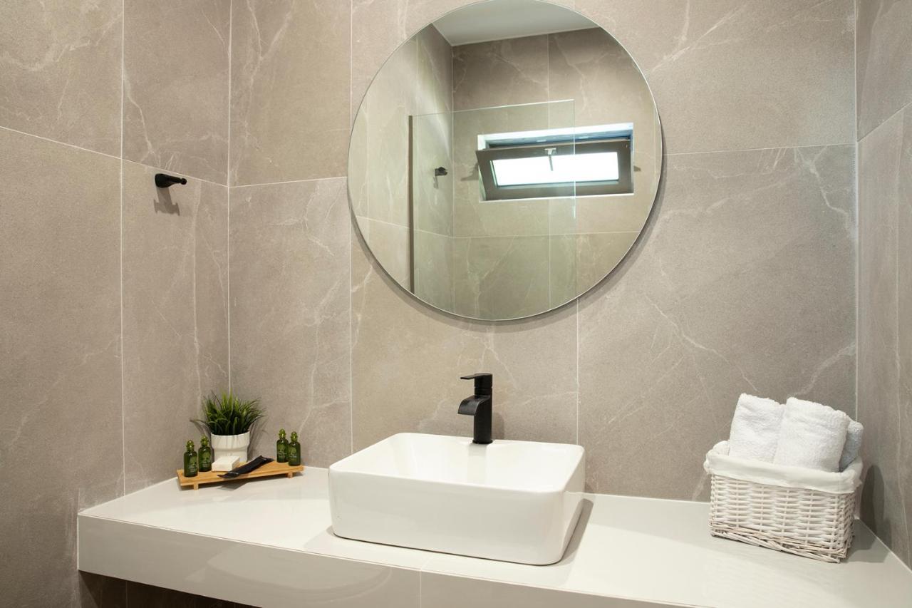 Olympus Suites Paralía Panteleímonos Eksteriør bilde